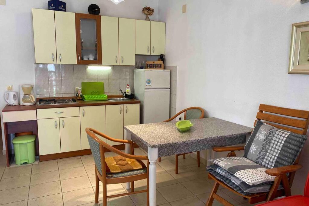 Apartman Toma Slatine Exterior photo