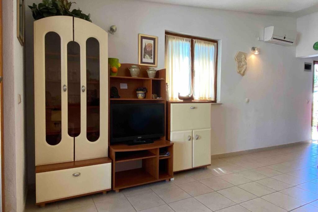 Apartman Toma Slatine Exterior photo